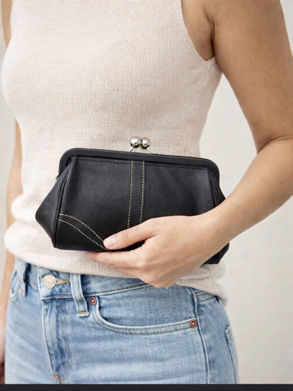 Coach Y2K SoHo Kisslock Framed Black Leather Clutch GUC (Missing Strap)